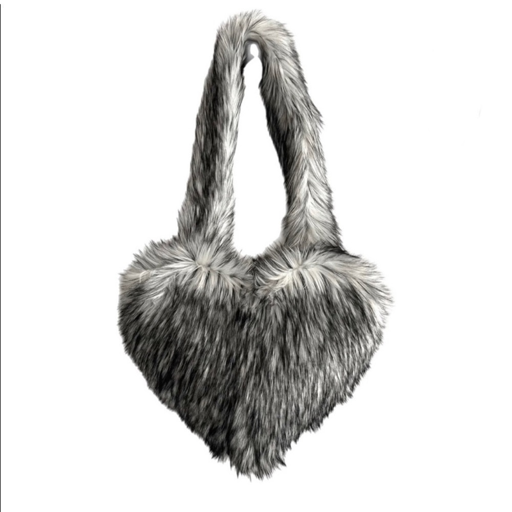 White Nayr Heart Bag